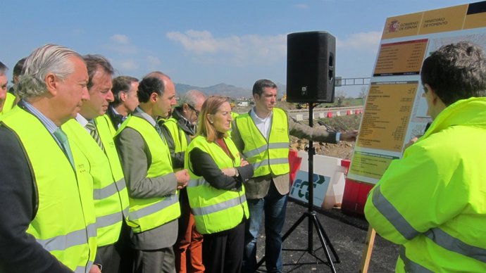 Pastor visita las obras del tramo Solares-Torrelavega de la A-8