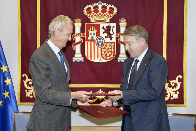 Morenés y José Antonio Sánchez (RTVE) firman un acuerdo