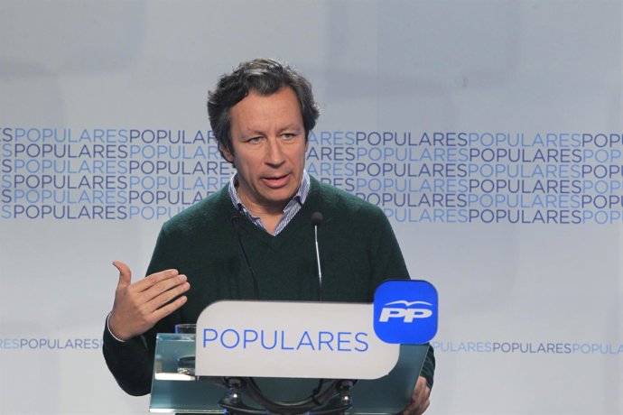 Carlos Floriano en la sede del PP