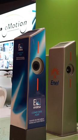 Poste de recarga de vehículos eléctricos