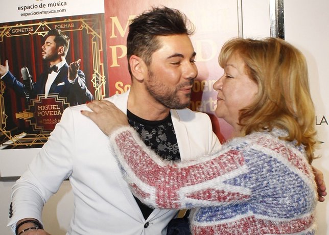 MIGUEL Poveda ORGANIZA UNA FIRMA DE DISCOS PARA AGRADECER A SUS FANS 