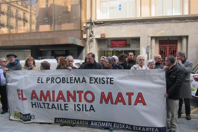 Concentración en los juzgados de Bilbao