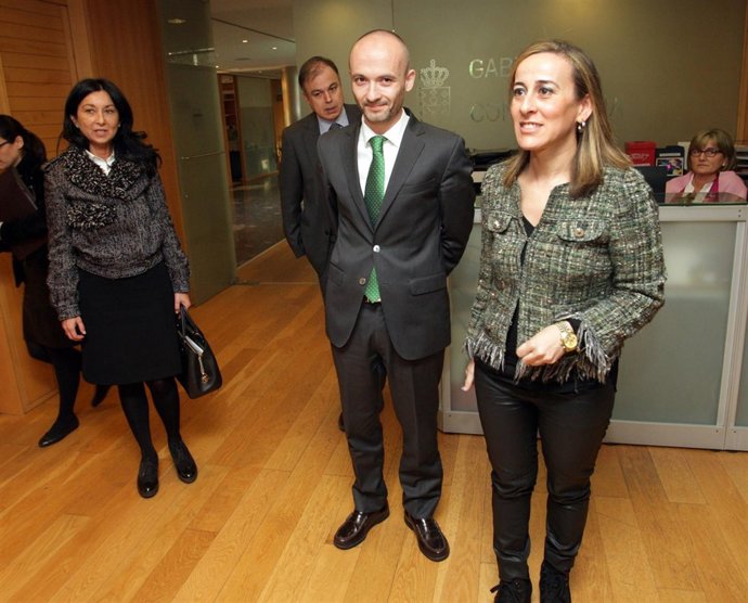 A conselleira de Medio Ambiente, Territorio e Infraestruturas, Ethel Vázquez, e 