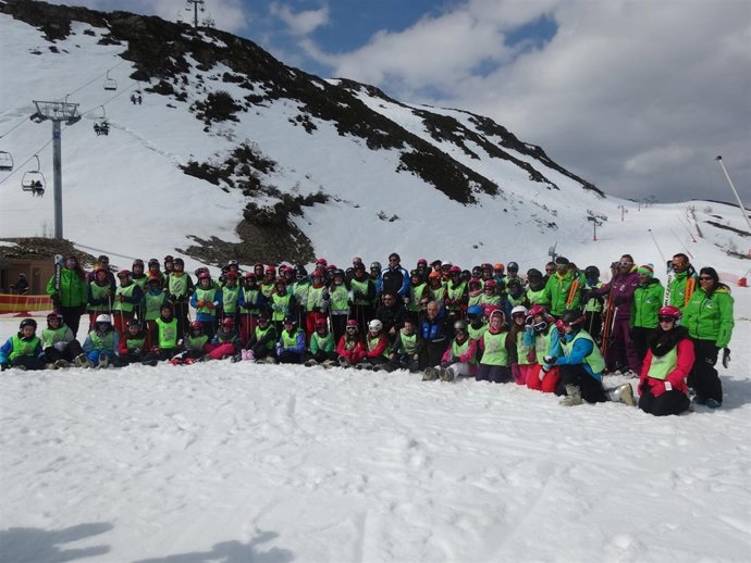 El presidente de la Diputación, Emilio Orejas, durante su visita a Leitariegos