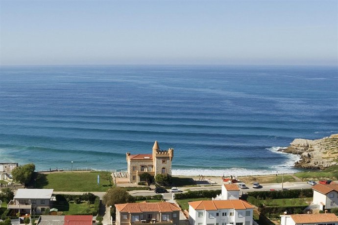 Hotel El Castillo, Suances, Playa De Los Locos