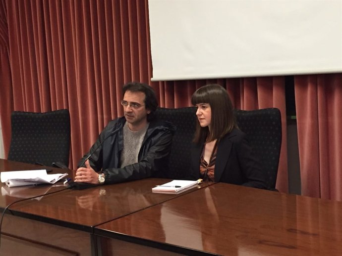 La candidata de Podemos al Parlamento por Almería Lucía Ayala en la UAL