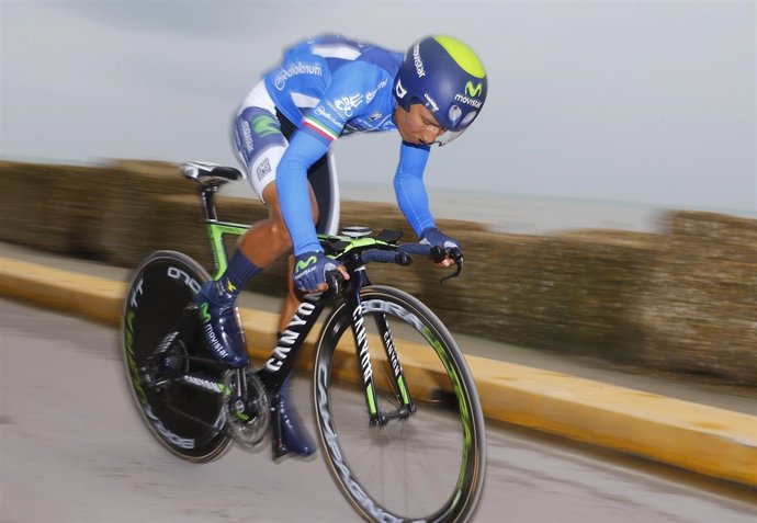 Nairo Quintana (Movistar) en la crono final de la Tirreno de 2015