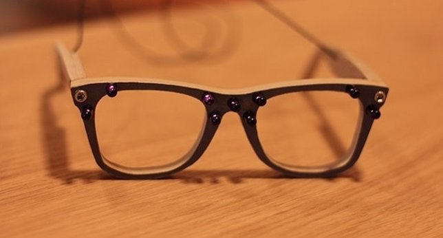 Diseñan unas gafas para burlar las etiquetas en las fotos de Facebook