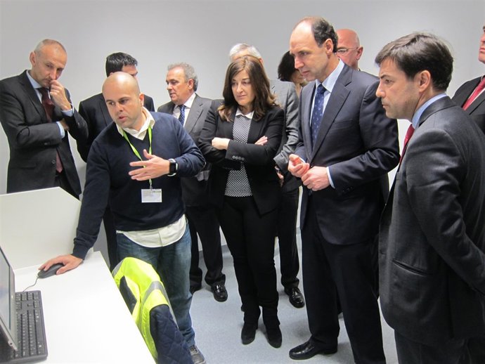 Buruaga y Diego visitan el CPD de Valdecilla 