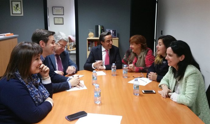 Calderón se reúne con AMAT