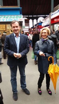 Rosa Díez: PP y PSOE parecen dos boxeadores que "se sostienen" y no pelean