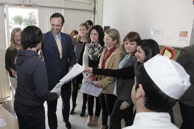 Bauzá con los jóvenes de Estel