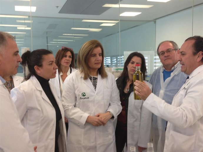 Ministra de Empleo, Fátima Báñez, en aceites Maeva, Escúzar