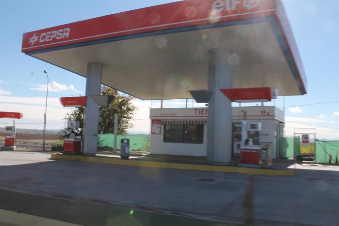 Trabajo, trabajadores, gasolineras, gasolina, Cepsa