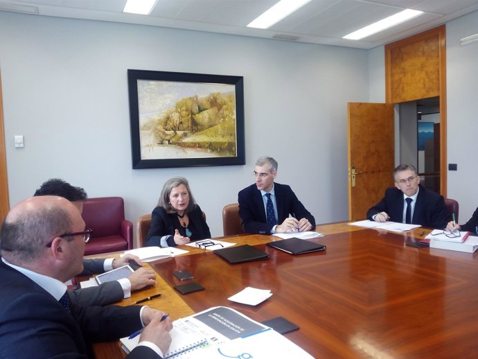 Teresa Pedrosa (Zona Franca de Vigo) y Francisco Conde (Consellería de Economía)