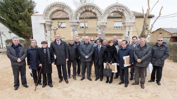 Nota De Prensa Y Foto Inauguración Arcos De Ceinos