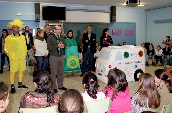 Campaña de reciclaje en los centros escolares. 