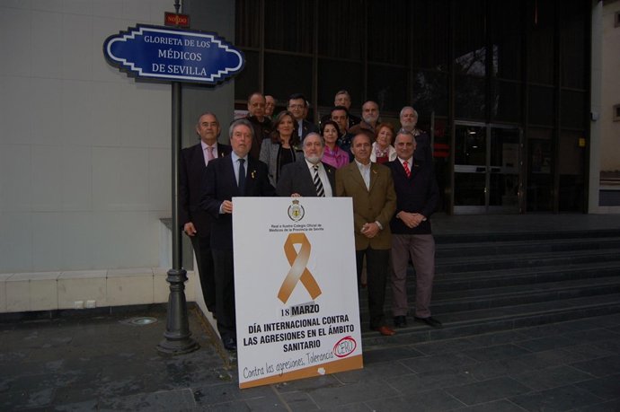 Colegios de Médicos de Sevilla contra agresiones a sanitarios