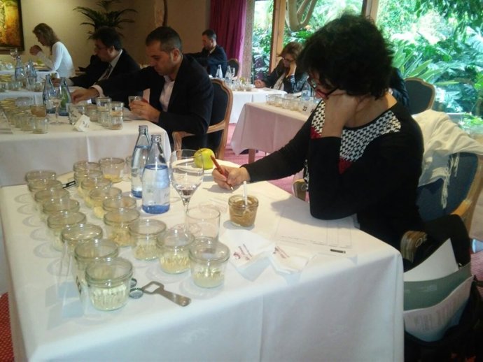 Catadora en el Concurso de Gofio