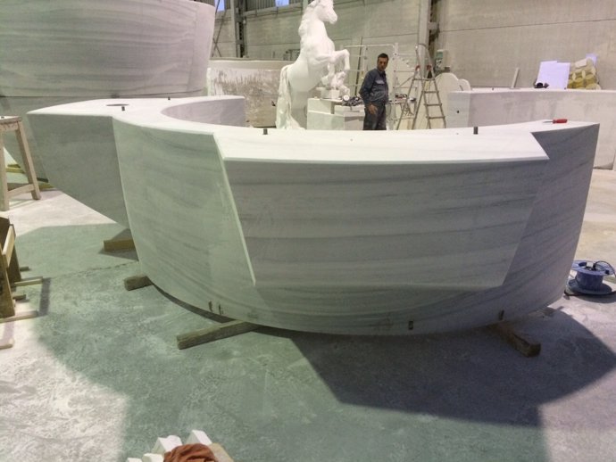 Mortero gigante realizado en mármol Blanco Macael
