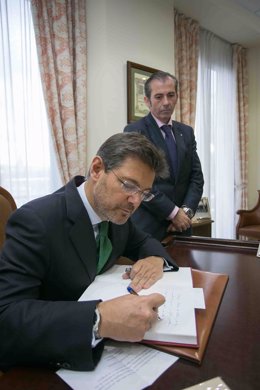 El ministro de Justicia visita el Colegio de Abogados de Málaga