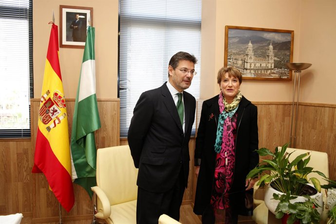 Catalá junto a la presidenta de la Audiencia Provincial, Lourdes Molina