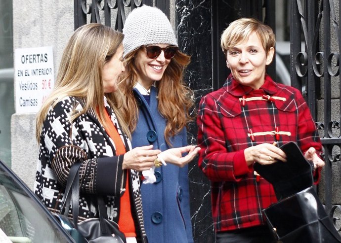 Raquel Sánchez Silva come con amigas para celebrar el embarazo 