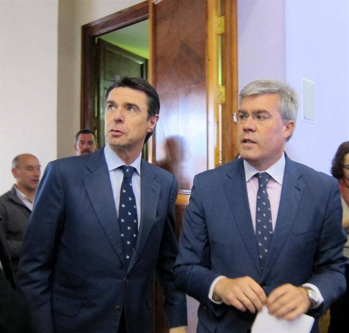 Soria (i), junto al alcalde de Jaén, José Enrique Fernández de Moya.