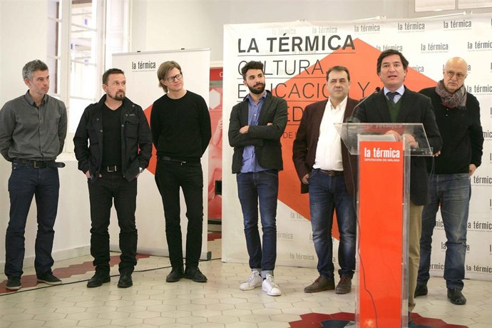 Bernal en rueda de prensa espacio de ocio en jardines de térmica