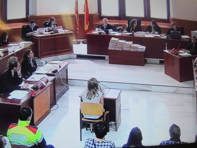 Juicio a 41 acusados en una gran operación antidroga en La Mina 