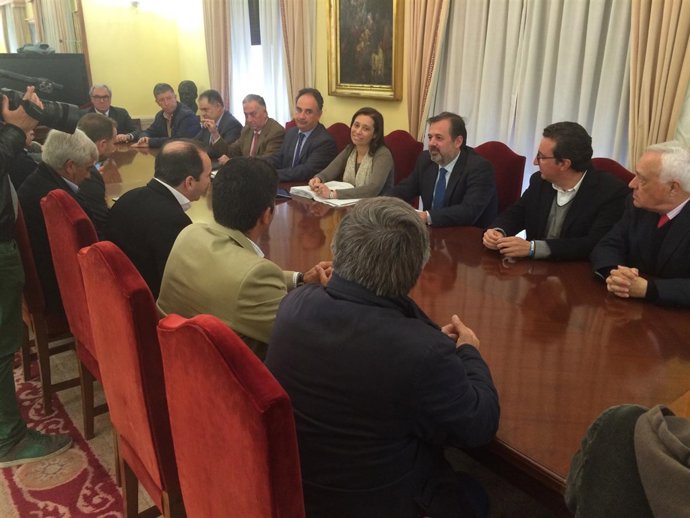 Reunión de los regantes con responsables del Ministero de Medio Ambiente. 