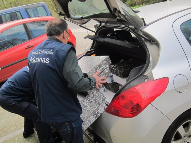 Vigilancia Aduanera recaba documentación en la sede del Obradoiro