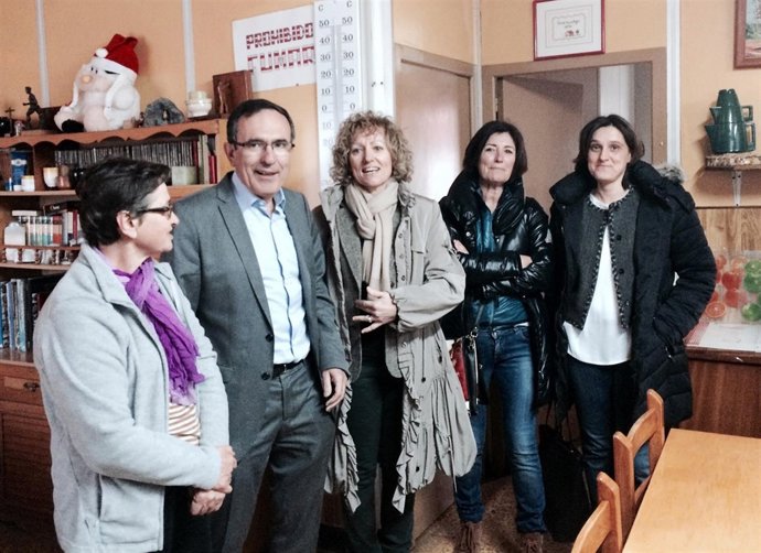 Visita socialistas al Hogar del Transeúnte 