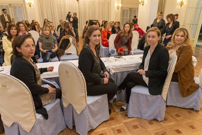 Mazas con las empresarias cántabras 