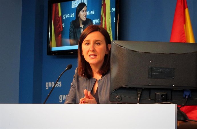 La portavoz del Consell, María José Català, en rueda de prensa tras el pleno.