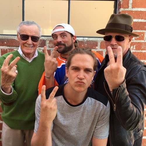 Kevin Smith posa junto a Stan Lee con motivo de Mallrats 2