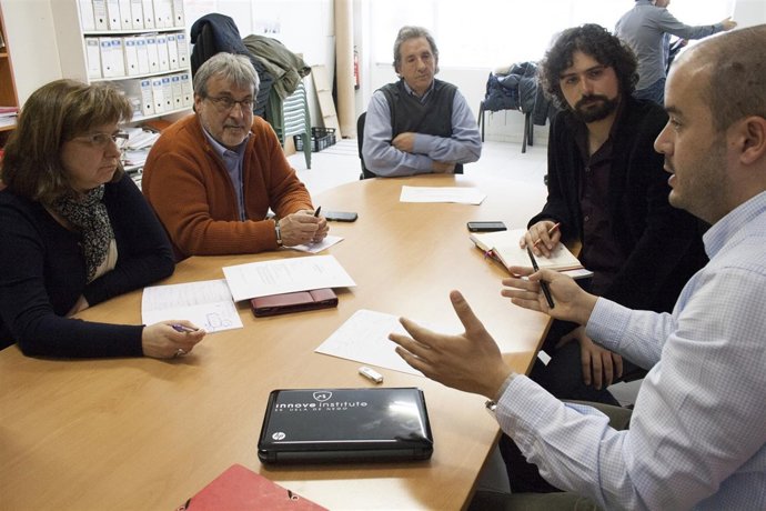 José Sarrión, reunido con representantes de IU y de la Biorrefinería