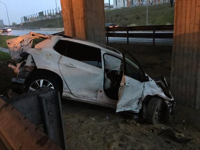 Imagen de uno de los vehículos implicados en la colisión múltiple