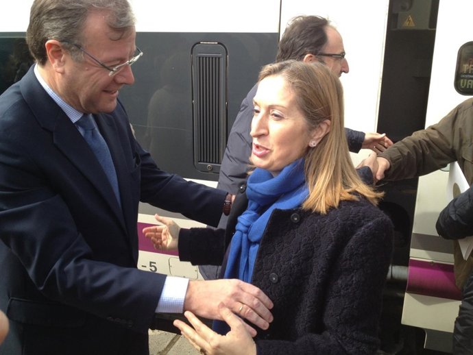 Silváb (I) y Ana Pastor (D)