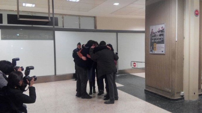 Llegada de Cristina y Jua Carlos a Manises