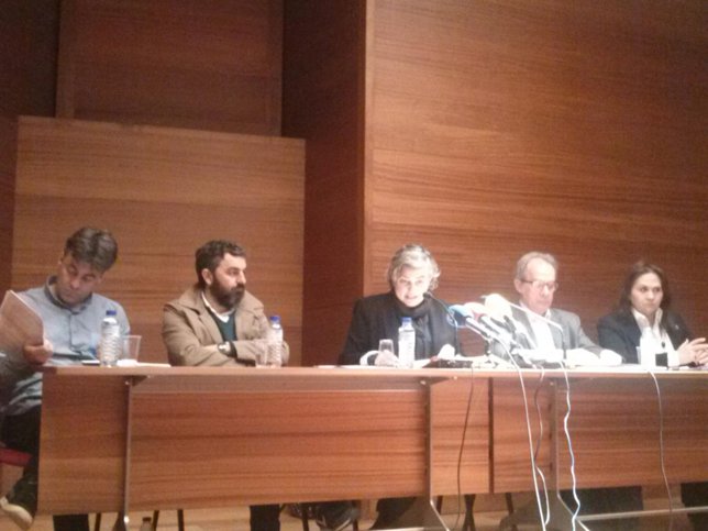 Consejera de Educación, Cultura y Deporte con su equipo