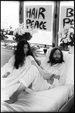 La exposición de John Lennon y Yoko Ono en La Térmica sigue hasta el 16 de mayo