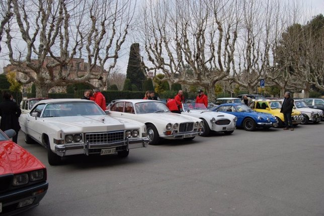 Una veintena de coches clásicos viajan este domingo a Mequinenza
