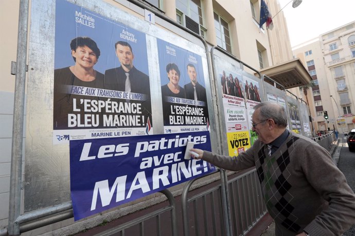 Carteles de las elecciones departamentales francesas