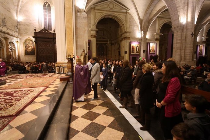 Misa con motivo del Día de la Vida en la Catedral de Valencia