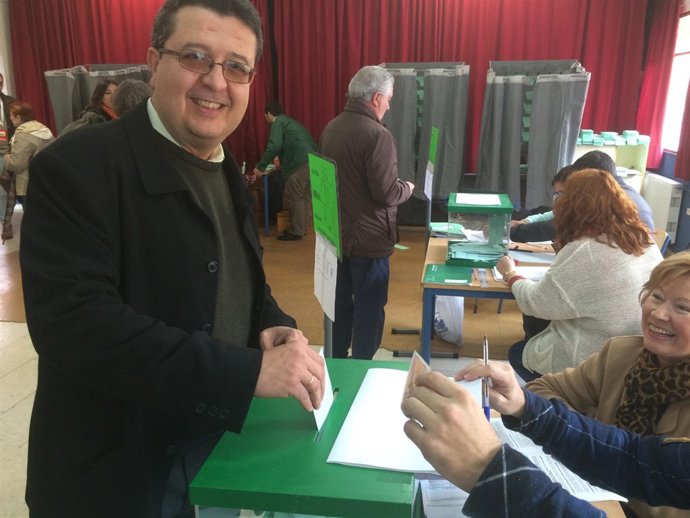 Serrano votando este domingo