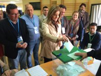 Fátima Báñez desea que los andaluces voten libremente "un futuro de prosperidad"