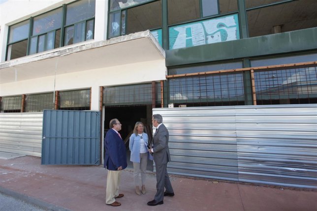 La alcaldesa Angeles Muñoz en el vivero de empresas de Nueva Andalucía, Marbella