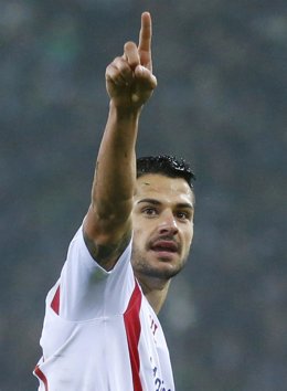 Vitolo celebra su gran actuación con el Sevilla
