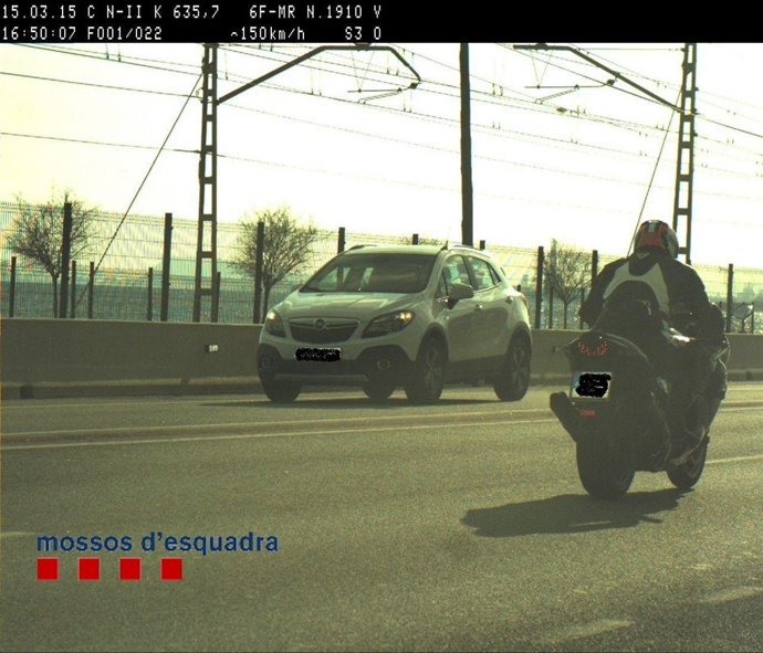 Motorista circulando a 150 km/h